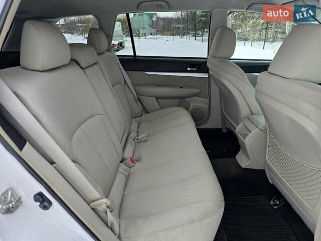 Білий Субару Аутбек, об'ємом двигуна 2.46 л та пробігом 189 тис. км за 8999 $, фото 43 на Automoto.ua