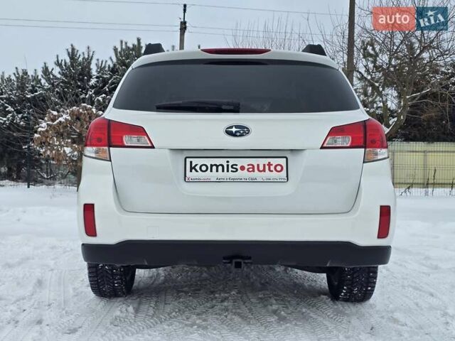 Білий Субару Аутбек, об'ємом двигуна 2.46 л та пробігом 189 тис. км за 8999 $, фото 6 на Automoto.ua
