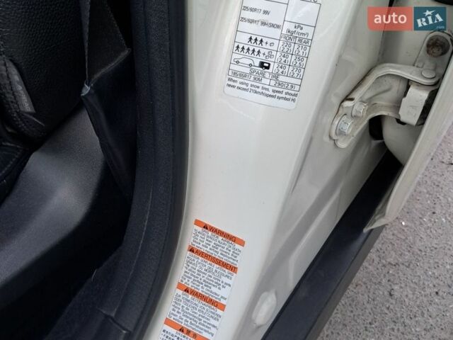 Белый Субару Аутбек, объемом двигателя 2.46 л и пробегом 257 тыс. км за 9900 $, фото 17 на Automoto.ua