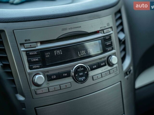Белый Субару Аутбек, объемом двигателя 2.46 л и пробегом 182 тыс. км за 9900 $, фото 25 на Automoto.ua