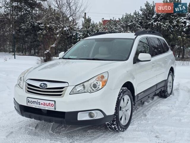 Білий Субару Аутбек, об'ємом двигуна 2.46 л та пробігом 189 тис. км за 8999 $, фото 23 на Automoto.ua