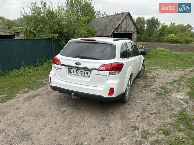 Білий Субару Аутбек, об'ємом двигуна 2.46 л та пробігом 217 тис. км за 9500 $, фото 2 на Automoto.ua