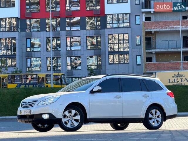 Белый Субару Аутбек, объемом двигателя 2.5 л и пробегом 260 тыс. км за 9300 $, фото 6 на Automoto.ua