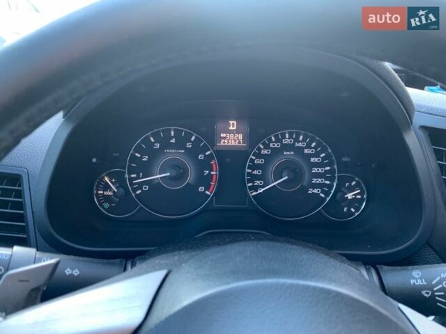 Білий Субару Аутбек, об'ємом двигуна 2.46 л та пробігом 293 тис. км за 9300 $, фото 4 на Automoto.ua