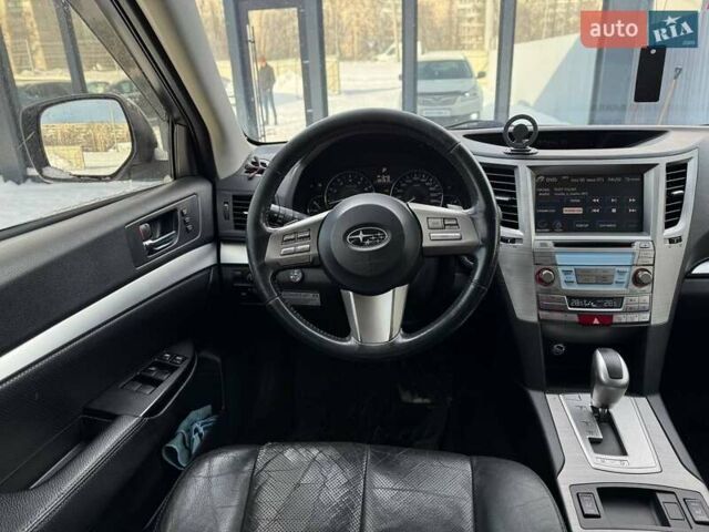 Білий Субару Аутбек, об'ємом двигуна 2.46 л та пробігом 305 тис. км за 9990 $, фото 13 на Automoto.ua