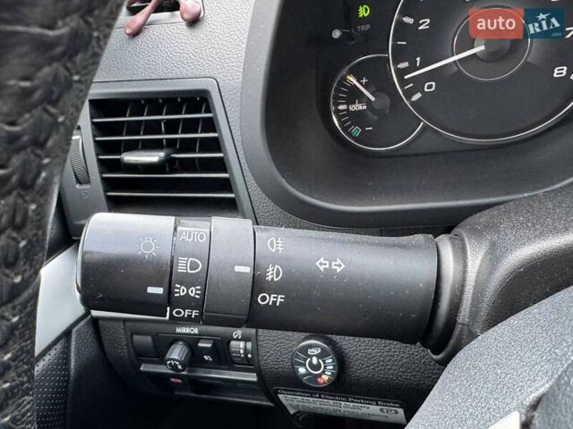 Білий Субару Аутбек, об'ємом двигуна 2.46 л та пробігом 305 тис. км за 9990 $, фото 18 на Automoto.ua