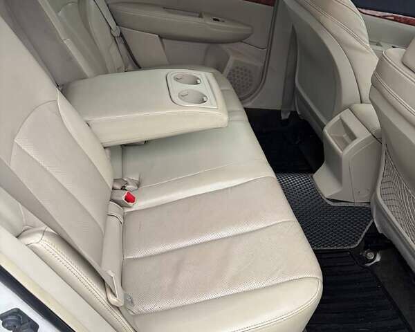 Белый Субару Аутбек, объемом двигателя 2.46 л и пробегом 312 тыс. км за 10000 $, фото 8 на Automoto.ua