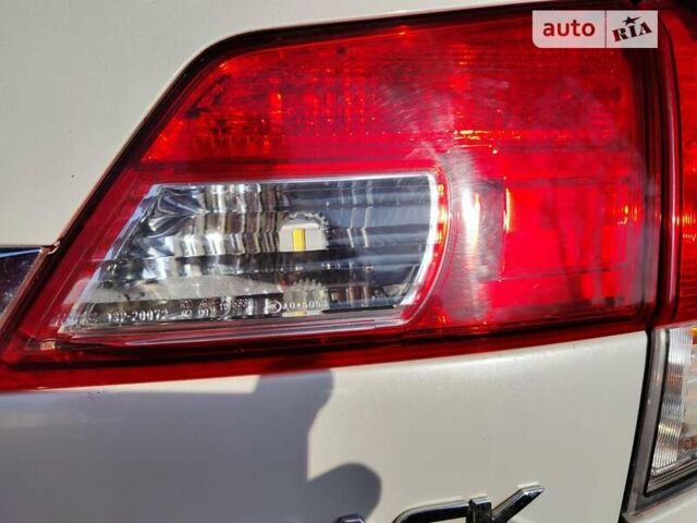 Белый Субару Аутбек, объемом двигателя 2.46 л и пробегом 250 тыс. км за 10000 $, фото 42 на Automoto.ua