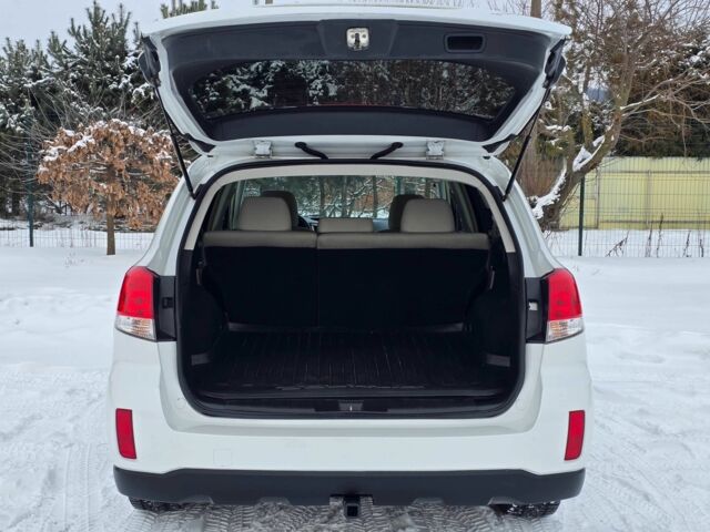 Білий Субару Аутбек, об'ємом двигуна 2.46 л та пробігом 189 тис. км за 8999 $, фото 6 на Automoto.ua