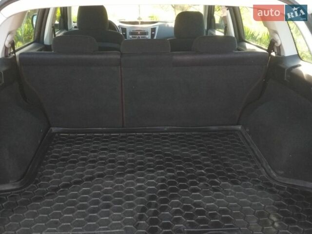 Белый Субару Аутбек, объемом двигателя 2.46 л и пробегом 189 тыс. км за 8500 $, фото 4 на Automoto.ua