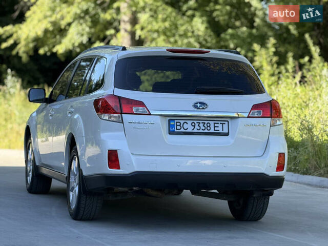 Білий Субару Аутбек, об'ємом двигуна 2.46 л та пробігом 189 тис. км за 9999 $, фото 14 на Automoto.ua