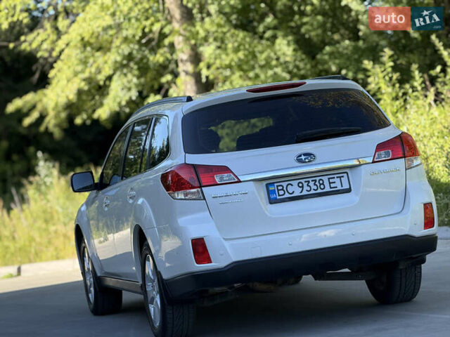 Білий Субару Аутбек, об'ємом двигуна 2.46 л та пробігом 189 тис. км за 9999 $, фото 15 на Automoto.ua