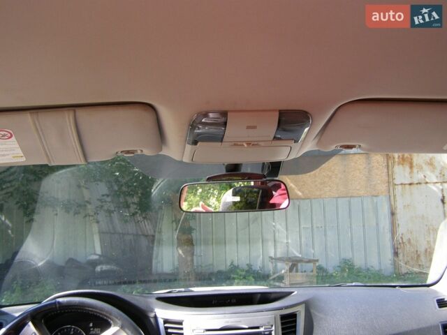Білий Субару Аутбек, об'ємом двигуна 2 л та пробігом 250 тис. км за 8500 $, фото 16 на Automoto.ua