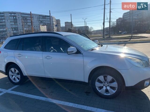 Білий Субару Аутбек, об'ємом двигуна 2.46 л та пробігом 293 тис. км за 9300 $, фото 10 на Automoto.ua