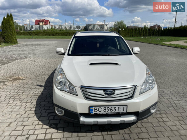 Білий Субару Аутбек, об'ємом двигуна 1.99 л та пробігом 268 тис. км за 9500 $, фото 5 на Automoto.ua