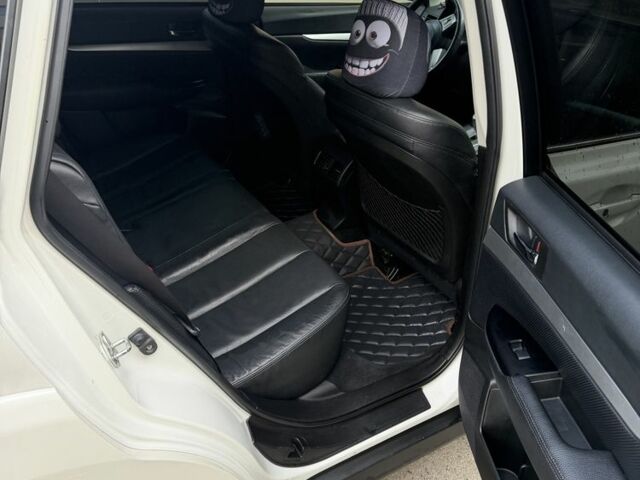 Белый Субару Аутбек, объемом двигателя 2.5 л и пробегом 304 тыс. км за 9700 $, фото 9 на Automoto.ua