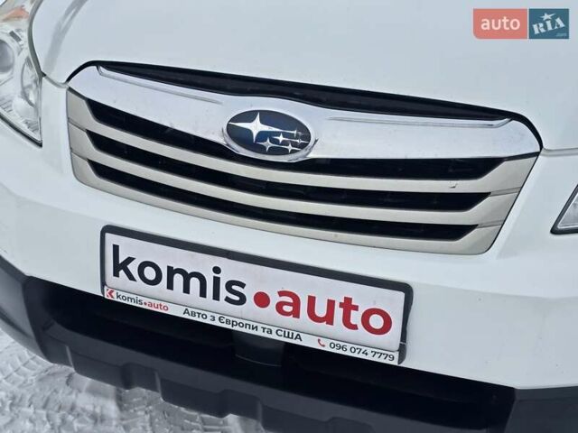 Білий Субару Аутбек, об'ємом двигуна 2.46 л та пробігом 189 тис. км за 8999 $, фото 15 на Automoto.ua