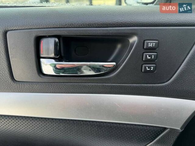 Білий Субару Аутбек, об'ємом двигуна 2.46 л та пробігом 305 тис. км за 9990 $, фото 15 на Automoto.ua