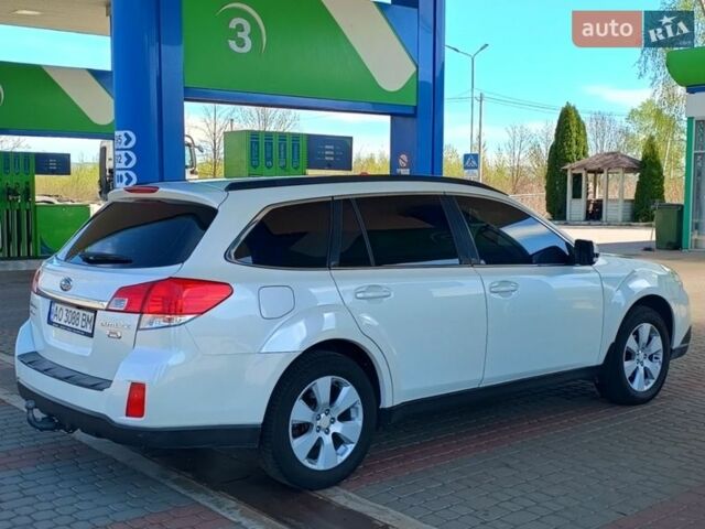Белый Субару Аутбек, объемом двигателя 1.99 л и пробегом 200 тыс. км за 7700 $, фото 11 на Automoto.ua