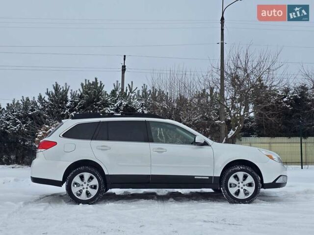 Білий Субару Аутбек, об'ємом двигуна 2.46 л та пробігом 189 тис. км за 8999 $, фото 4 на Automoto.ua