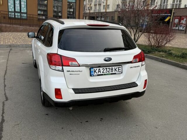Белый Субару Аутбек, объемом двигателя 2.5 л и пробегом 304 тыс. км за 9700 $, фото 6 на Automoto.ua