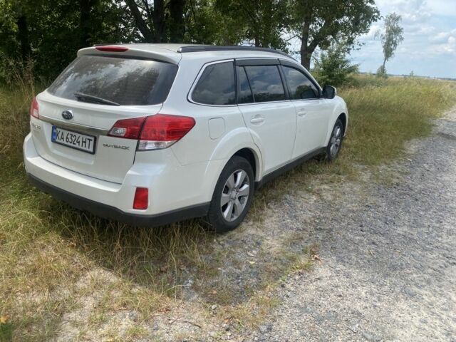 Белый Субару Аутбек, объемом двигателя 2.5 л и пробегом 270 тыс. км за 9500 $, фото 6 на Automoto.ua