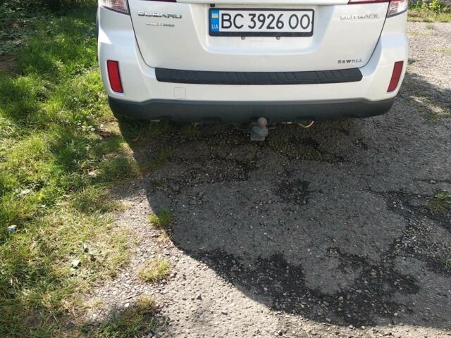 Білий Субару Аутбек, об'ємом двигуна 2.5 л та пробігом 254 тис. км за 11000 $, фото 19 на Automoto.ua