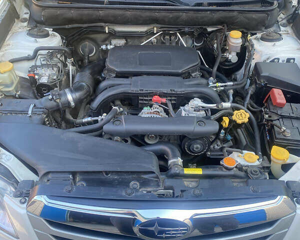 Белый Субару Аутбек, объемом двигателя 2.5 л и пробегом 95 тыс. км за 11300 $, фото 8 на Automoto.ua