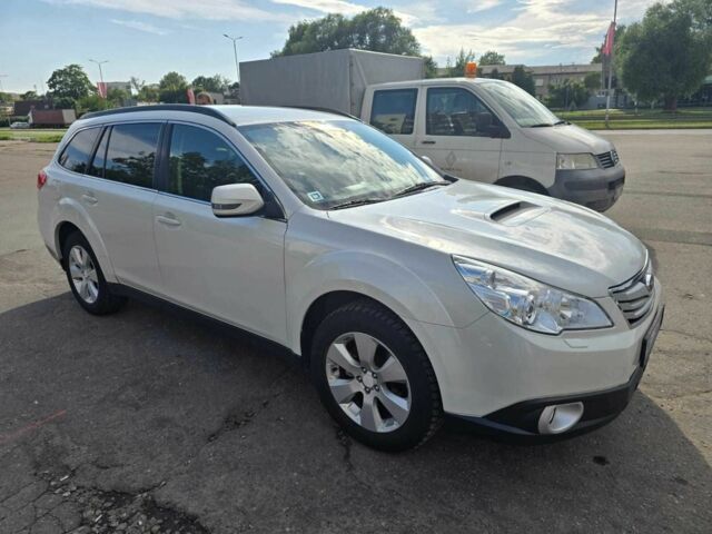 Белый Субару Аутбек, объемом двигателя 0 л и пробегом 290 тыс. км за 6497 $, фото 5 на Automoto.ua