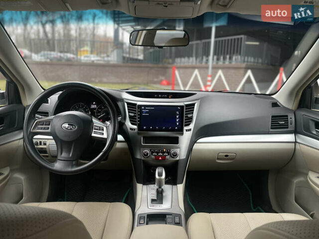 Белый Субару Аутбек, объемом двигателя 2.5 л и пробегом 153 тыс. км за 9399 $, фото 9 на Automoto.ua