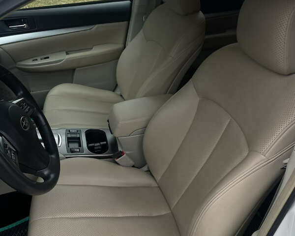 Білий Субару Аутбек, об'ємом двигуна 2.5 л та пробігом 96 тис. км за 9900 $, фото 13 на Automoto.ua