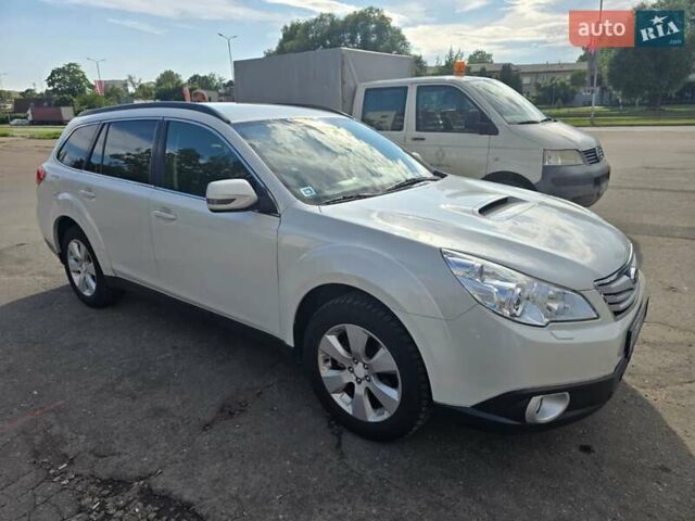 Білий Субару Аутбек, об'ємом двигуна 2.5 л та пробігом 290 тис. км за 6499 $, фото 7 на Automoto.ua