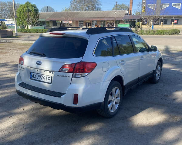 Белый Субару Аутбек, объемом двигателя 2.5 л и пробегом 95 тыс. км за 11300 $, фото 5 на Automoto.ua