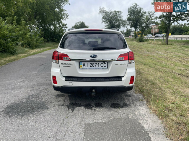 Білий Субару Аутбек, об'ємом двигуна 2.5 л та пробігом 360 тис. км за 10000 $, фото 11 на Automoto.ua