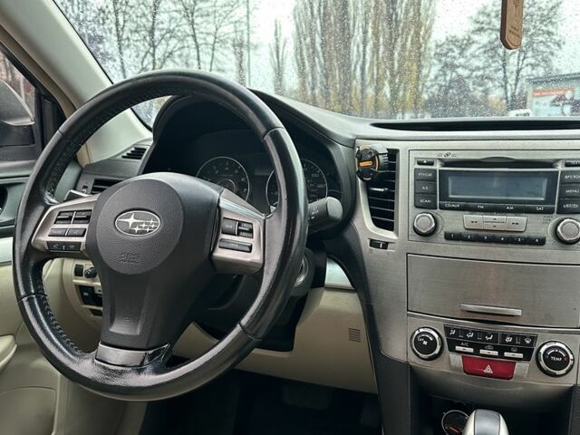 Белый Субару Аутбек, объемом двигателя 2.5 л и пробегом 205 тыс. км за 5999 $, фото 10 на Automoto.ua