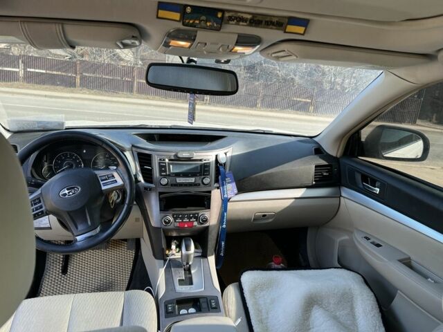 Білий Субару Аутбек, об'ємом двигуна 2.5 л та пробігом 130 тис. км за 8999 $, фото 3 на Automoto.ua