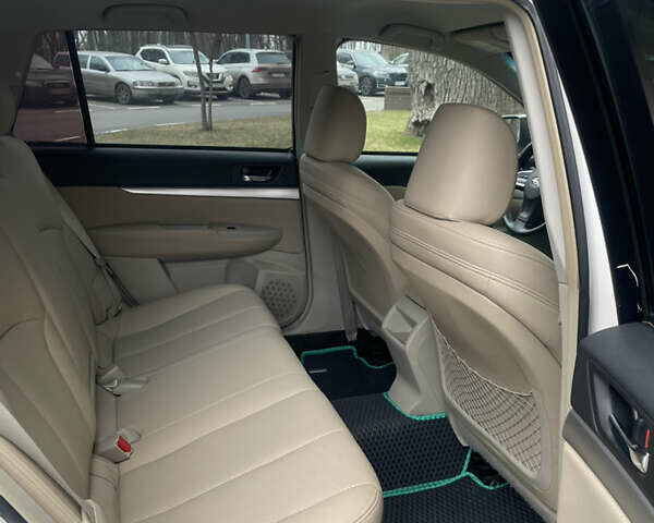 Білий Субару Аутбек, об'ємом двигуна 2.5 л та пробігом 96 тис. км за 9900 $, фото 22 на Automoto.ua