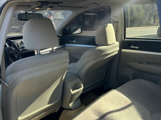 Білий Субару Аутбек, об'ємом двигуна 2.5 л та пробігом 130 тис. км за 8999 $, фото 4 на Automoto.ua