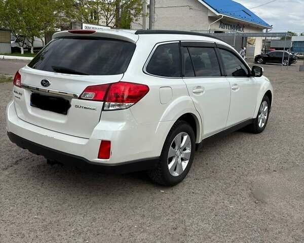 Білий Субару Аутбек, об'ємом двигуна 2.5 л та пробігом 270 тис. км за 9500 $, фото 5 на Automoto.ua