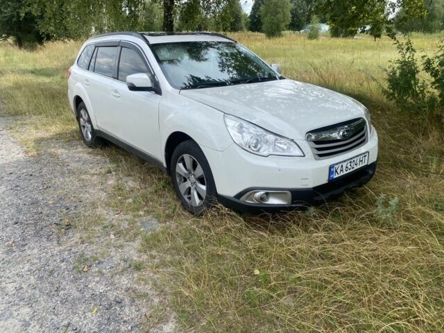 Белый Субару Аутбек, объемом двигателя 2.5 л и пробегом 270 тыс. км за 9500 $, фото 4 на Automoto.ua