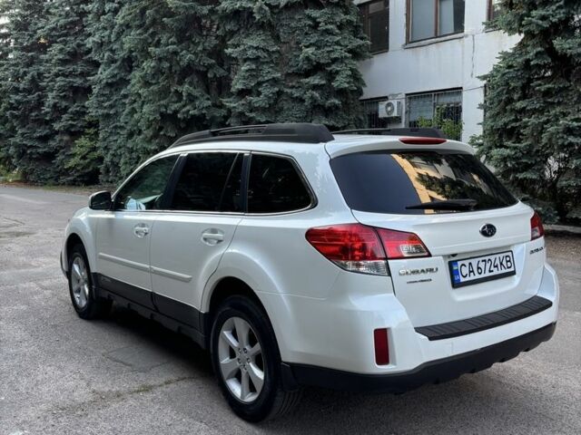 Білий Субару Аутбек, об'ємом двигуна 2.5 л та пробігом 217 тис. км за 7900 $, фото 2 на Automoto.ua