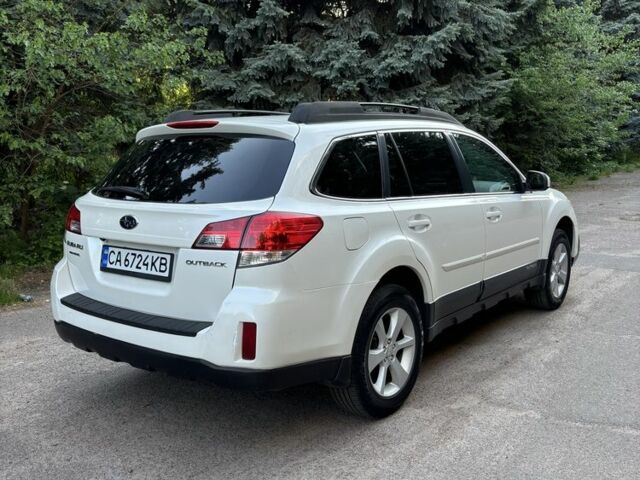 Білий Субару Аутбек, об'ємом двигуна 2.5 л та пробігом 217 тис. км за 7900 $, фото 1 на Automoto.ua