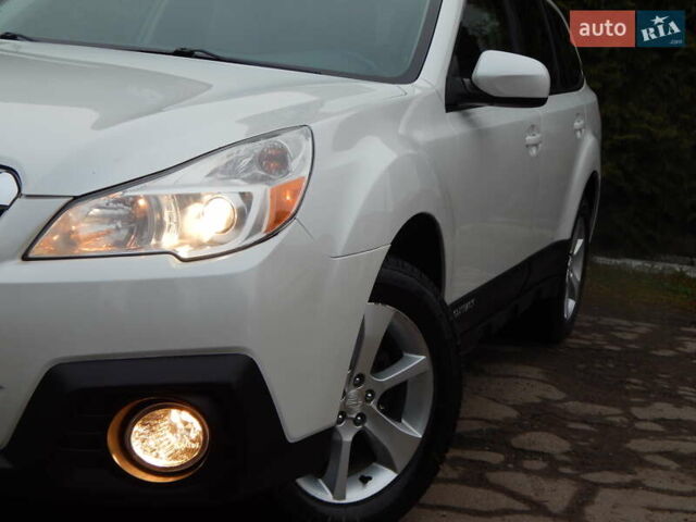 Белый Субару Аутбек, объемом двигателя 2.46 л и пробегом 240 тыс. км за 10890 $, фото 23 на Automoto.ua