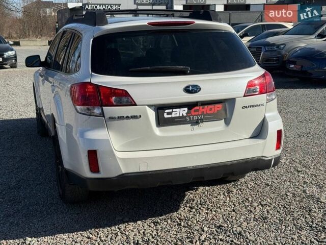 Белый Субару Аутбек, объемом двигателя 2.5 л и пробегом 222 тыс. км за 8950 $, фото 11 на Automoto.ua