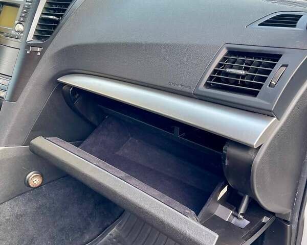 Субару Аутбек 2013 в Днепре (Днепропетровске) на Automoto.ua Белый Субару Аутбек, объемом двигателя 2.46 л и пробегом 179 тыс. км за 10100 $, фото 27 на Automoto.ua