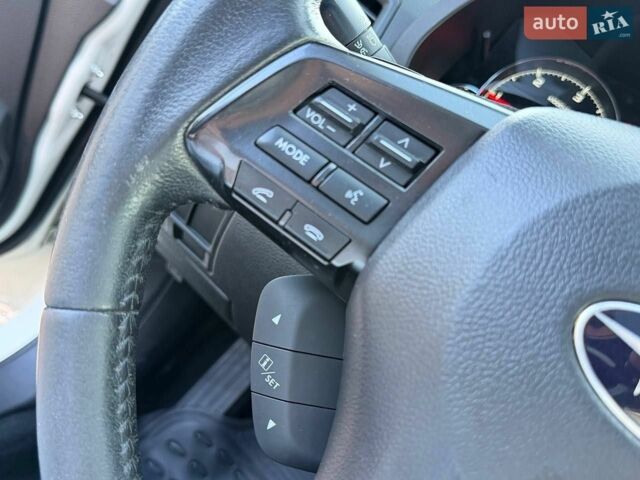 Белый Субару Аутбек, объемом двигателя 2 л и пробегом 307 тыс. км за 9200 $, фото 15 на Automoto.ua