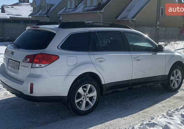 Белый Субару Аутбек, объемом двигателя 2.5 л и пробегом 246 тыс. км за 9500 $, фото 9 на Automoto.ua