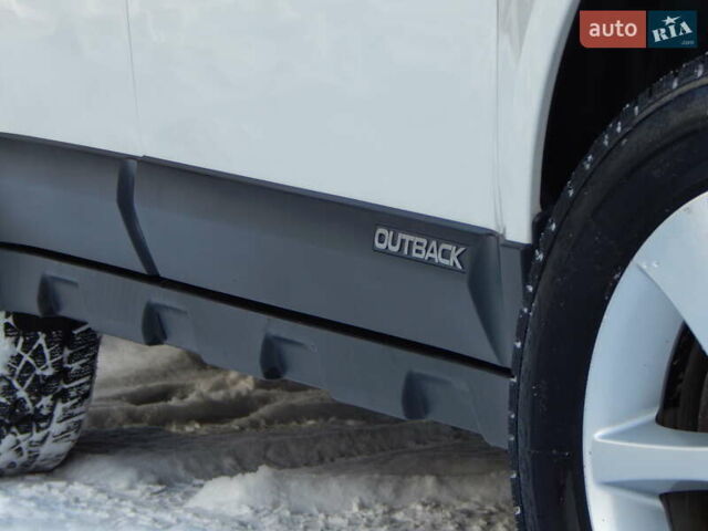 Белый Субару Аутбек, объемом двигателя 2.5 л и пробегом 240 тыс. км за 9990 $, фото 17 на Automoto.ua
