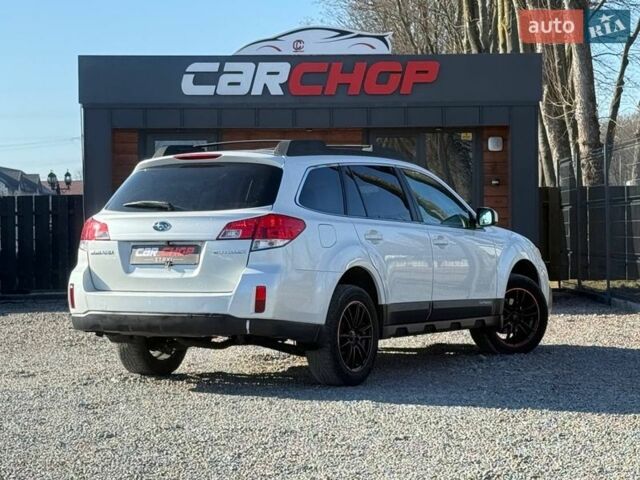 Белый Субару Аутбек, объемом двигателя 2.5 л и пробегом 222 тыс. км за 8950 $, фото 3 на Automoto.ua