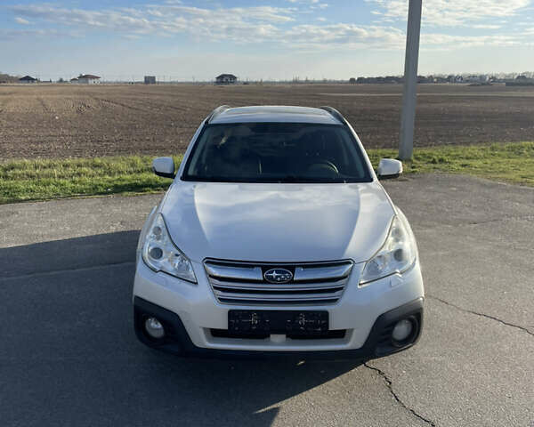 Білий Субару Аутбек, об'ємом двигуна 2.5 л та пробігом 190 тис. км за 10000 $, фото 2 на Automoto.ua